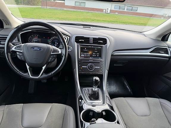 Ford Mondeo 12 of 27