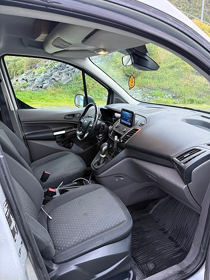 Ford Transit Connect 7 of 10