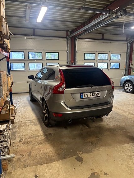 Volvo XC60 4 of 5