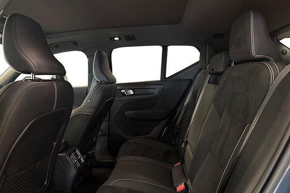 Volvo XC40 10 of 18