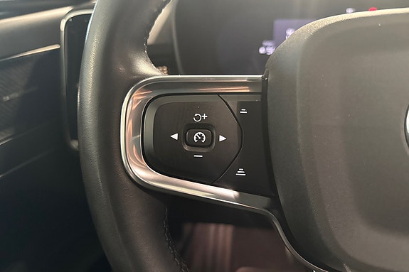 Volvo XC40 14 of 18