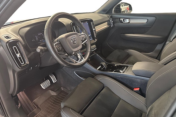 Volvo XC40 9 of 18