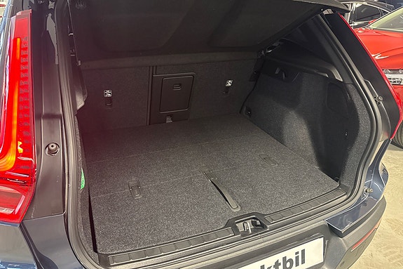 Volvo XC40 16 of 18