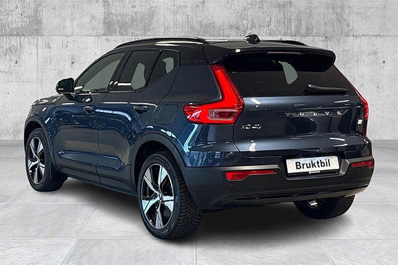 Volvo XC40 3 of 18