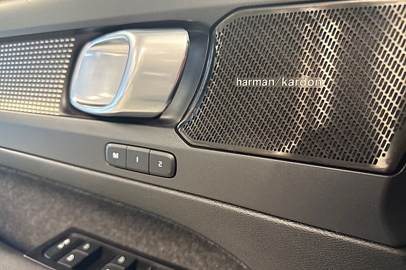Volvo XC40 18 of 18