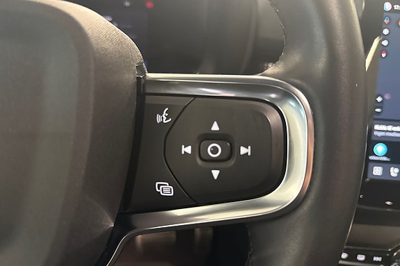 Volvo XC40 15 of 18