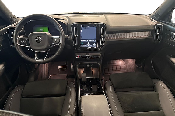 Volvo XC40 11 of 18