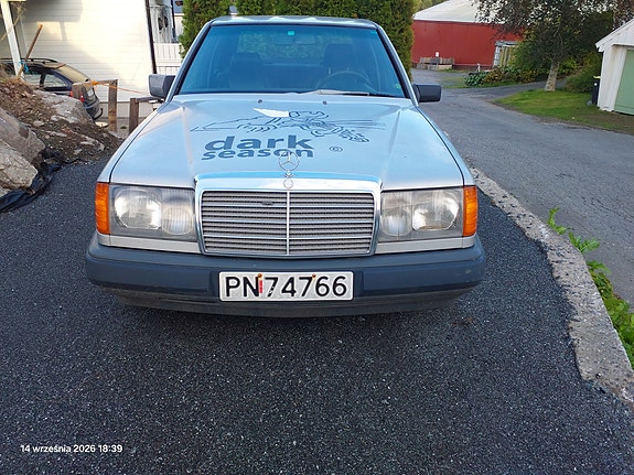 Mercedes-Benz 300 E 2 of 21
