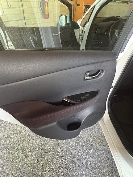 Nissan Leaf 10 of 25