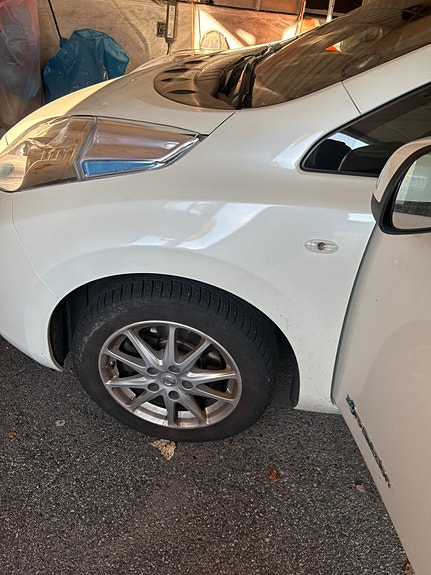 Nissan Leaf 6 of 25