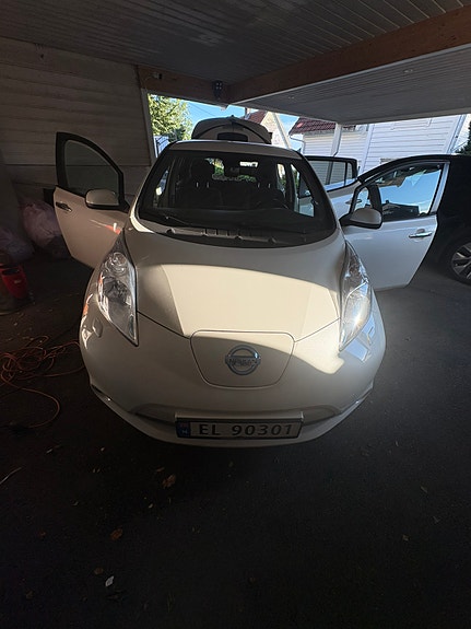 Nissan Leaf 2 of 25