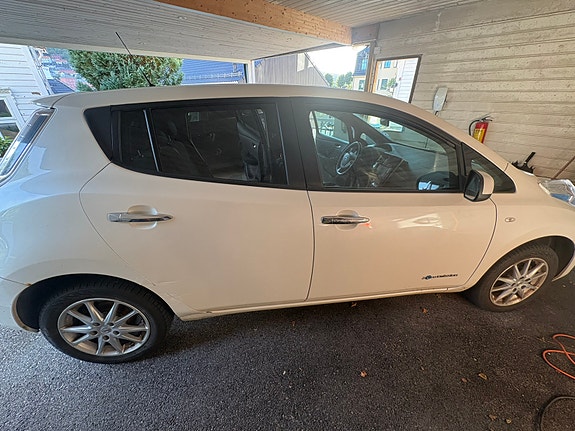 Nissan Leaf 3 of 25
