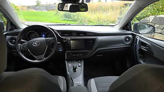 Toyota Auris 5 of 9