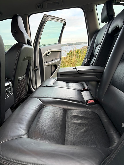Volvo XC70 12 of 18