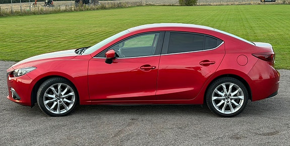 Mazda 3 2 of 28