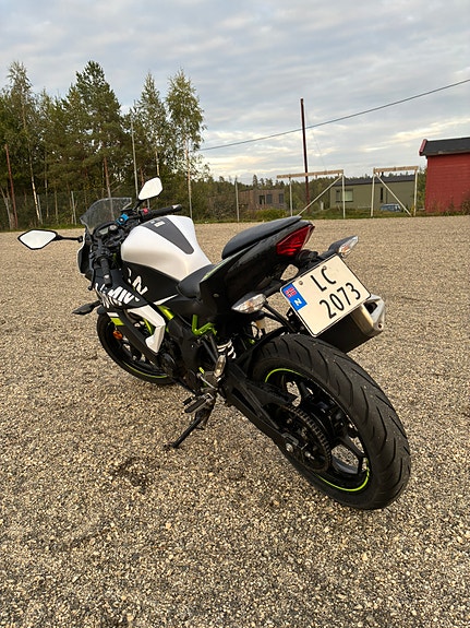 Kawasaki Ninja 125 6 of 15