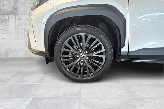 Toyota Yaris Cross 6 of 17