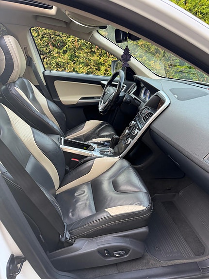 Volvo XC60 26 of 30