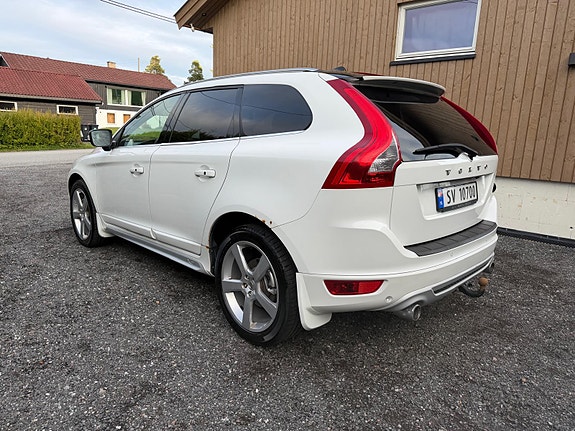 Volvo XC60 4 of 30