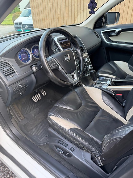 Volvo XC60 23 of 30
