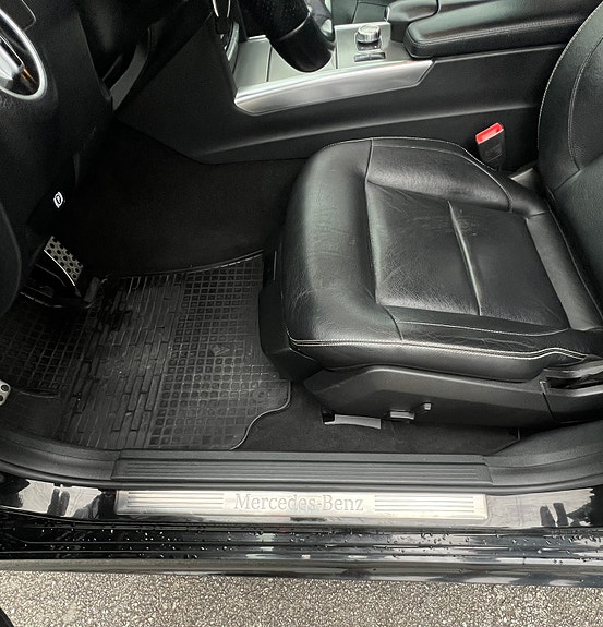 Mercedes-Benz E220 d 23 of 26