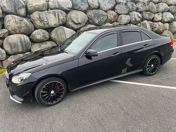 Mercedes-Benz E220 d 2 of 26