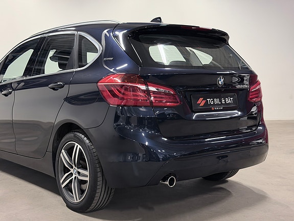 BMW 225xe 8 of 28