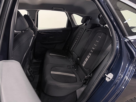BMW 225xe 14 of 28