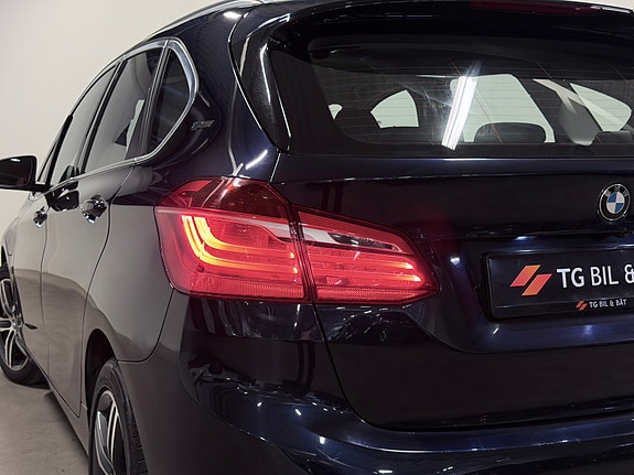BMW 225xe 9 of 28