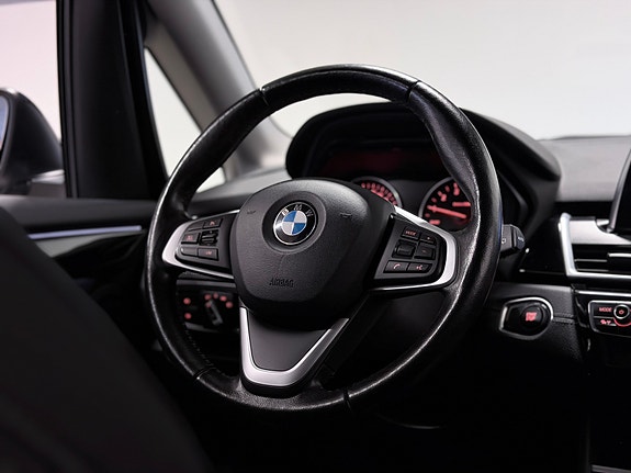 BMW 225xe 16 of 28