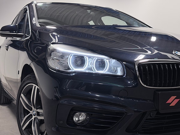 BMW 225xe 10 of 28