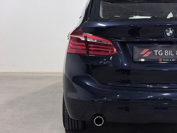 BMW 225xe 5 of 28