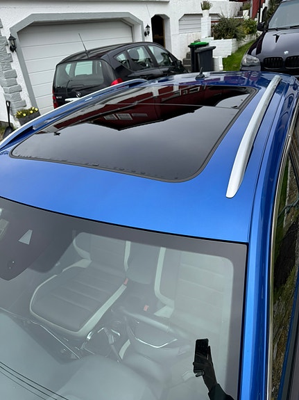Volkswagen T-Roc 3 of 9