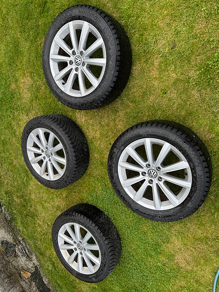 Volkswagen T-Roc 5 of 9