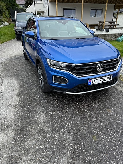 Volkswagen T-Roc 2 of 9