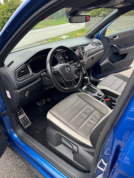 Volkswagen T-Roc 8 of 9