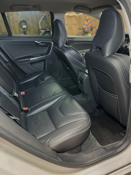 Volvo V60 9 of 14