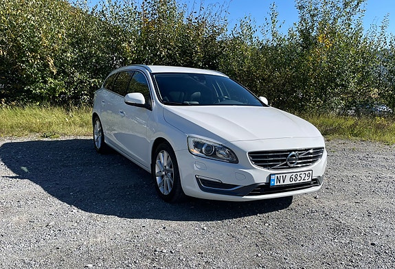 Volvo V60 2 of 14
