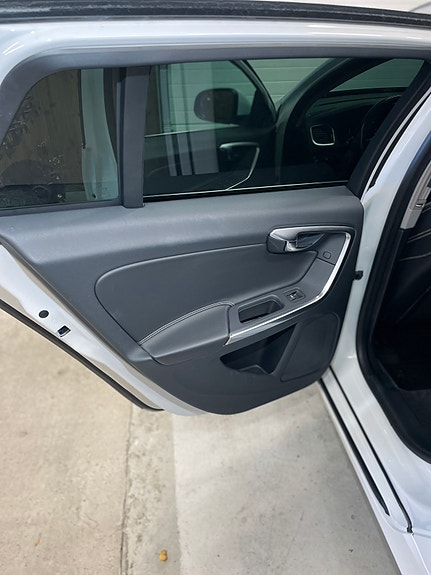 Volvo V60 13 of 14
