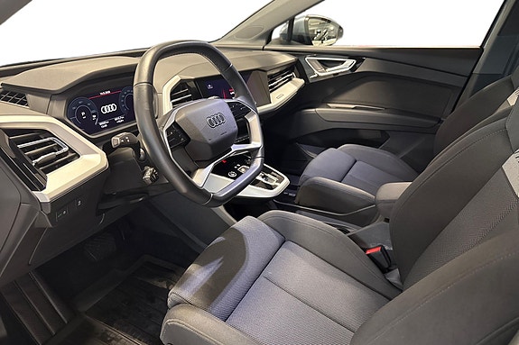 Audi Q4 e-tron 10 of 18