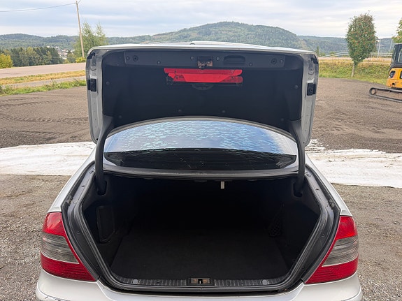 Mercedes-Benz E200 d 12 of 30