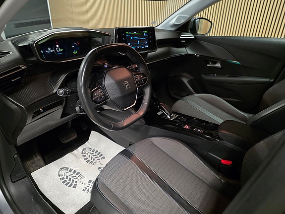Peugeot 208 16 of 30