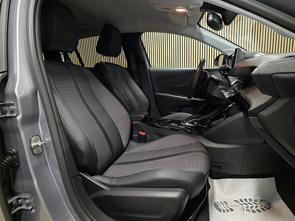 Peugeot 208 25 of 30