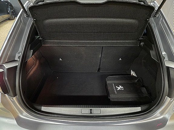 Peugeot 208 21 of 30