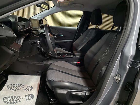 Peugeot 208 17 of 30
