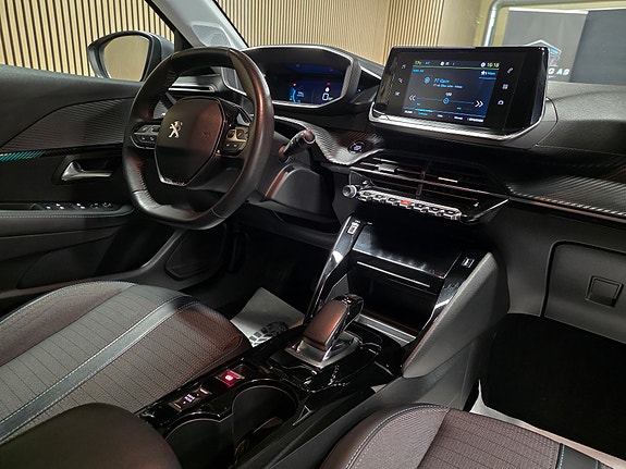 Peugeot 208 23 of 30