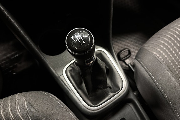 Volkswagen Polo 16 of 25