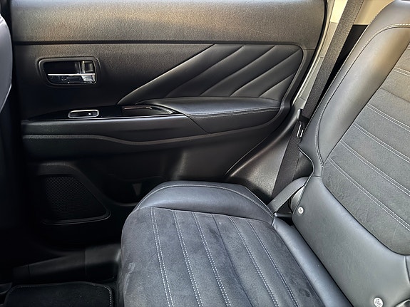 Mitsubishi Outlander 27 of 27