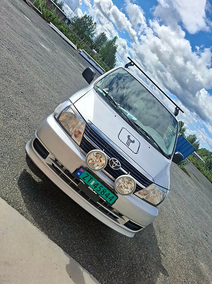 Toyota HiAce 3 of 9
