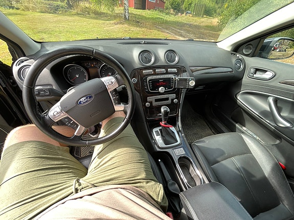 Ford Mondeo 18 of 24